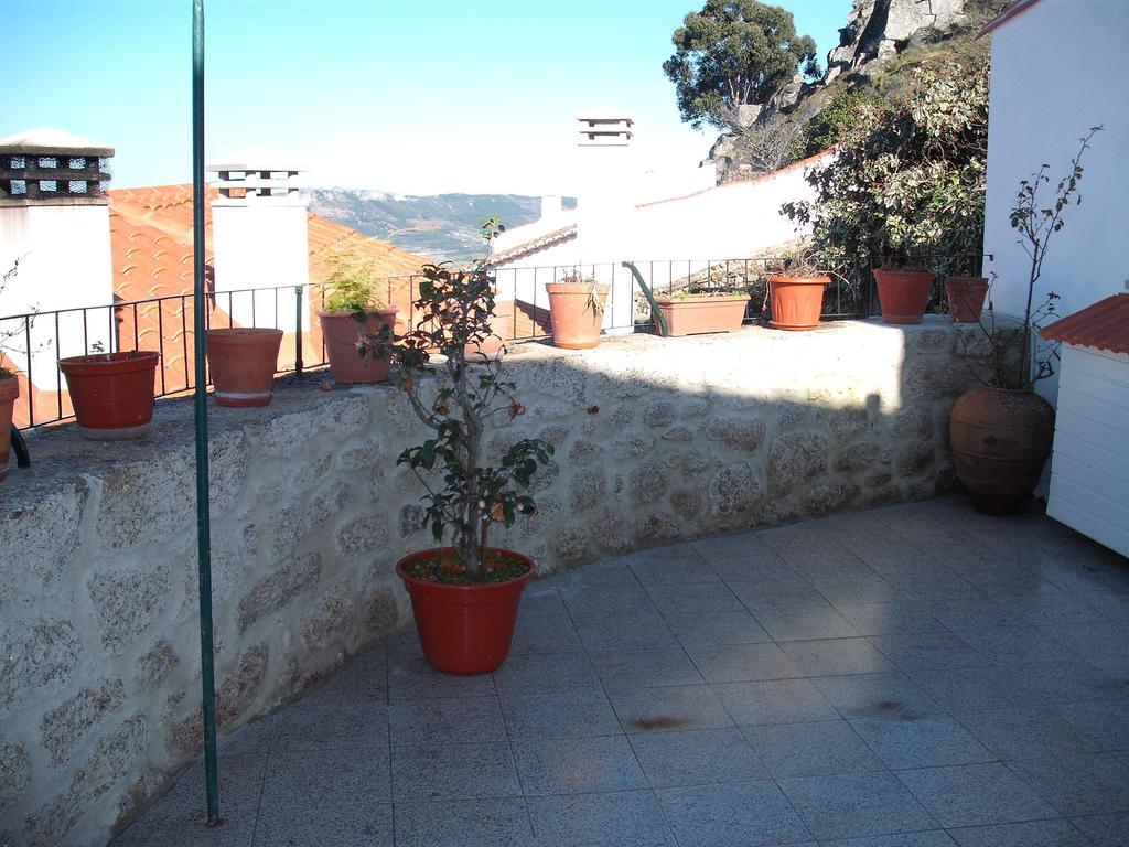Hostal Casa Pires Mateus Monsanto Exterior foto